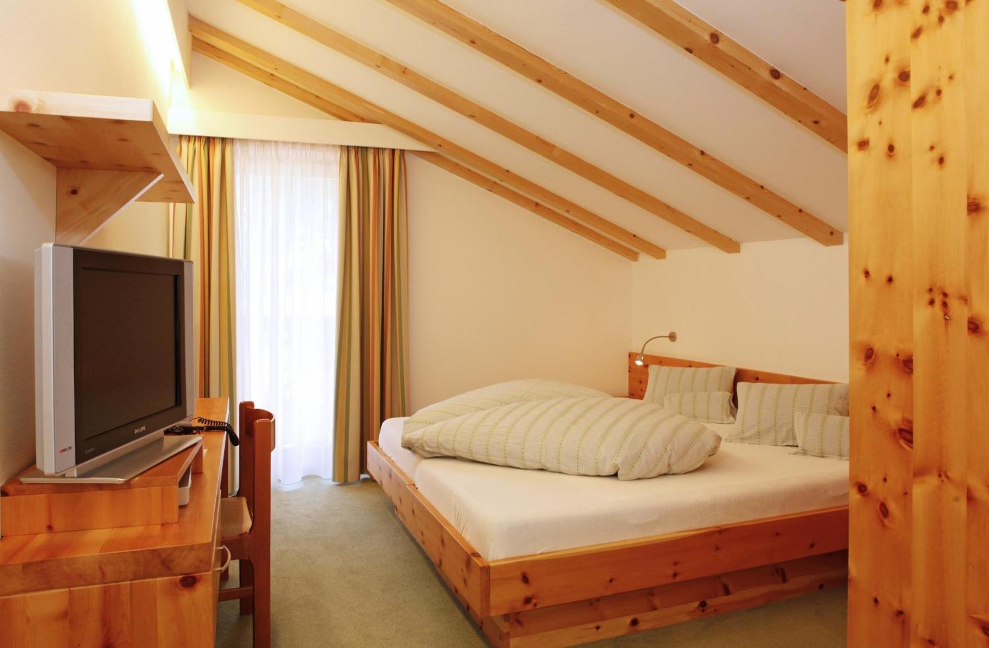Hotel Stefaner Тирес Экстерьер фото